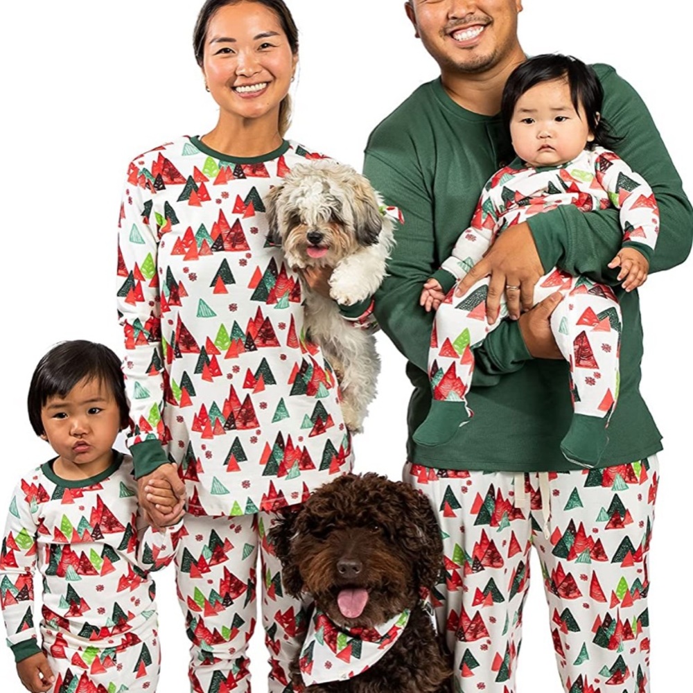 NWT Burt’s Bees family Christmas pajamas